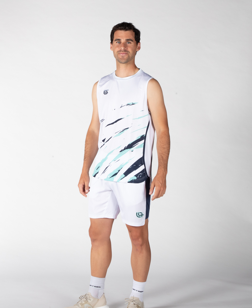 Performance sleeveless shirt